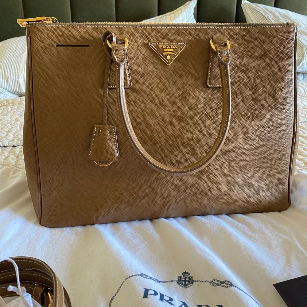 100% Auth Prada Saffiano Tote in Camel